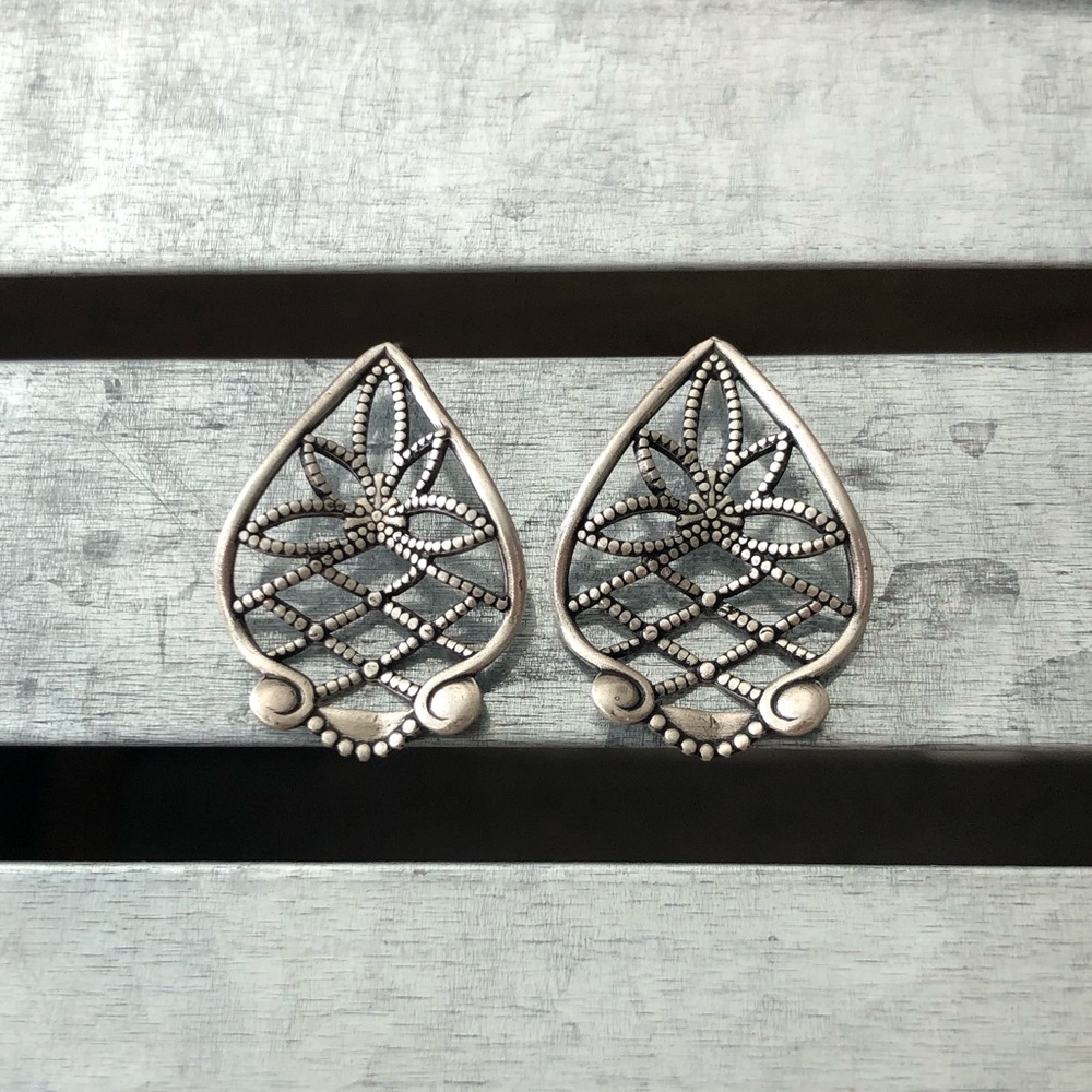 Pineapple Earrings, Medium